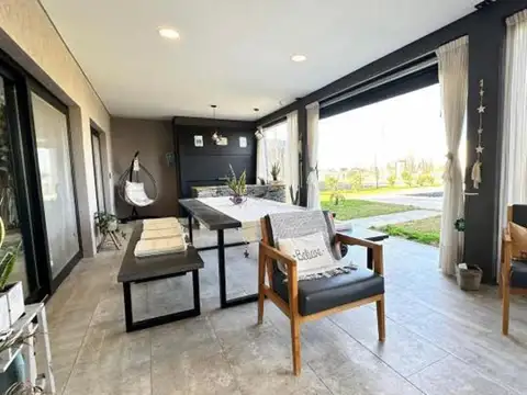 Casa en Venta en Country Santa Rita, USD 300.000