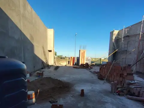 VENDO LOCAL EN DOCTA BOULEVARD 120 M2