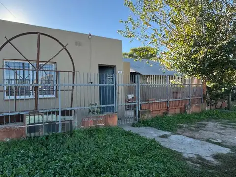 VENTA CASA 4 AMBIENTES CON QUINCHO LAVADERO LUJAN