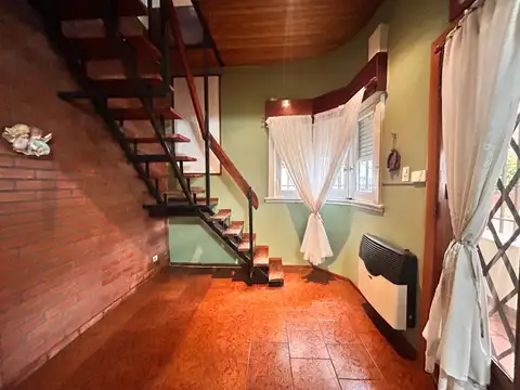 Casa 5 ambientes con 1 baño