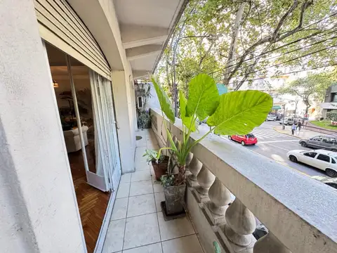Espectacular piso a la Vta en Barrio Norte, 4 amb, dependencia, terraza, patio, jardín !