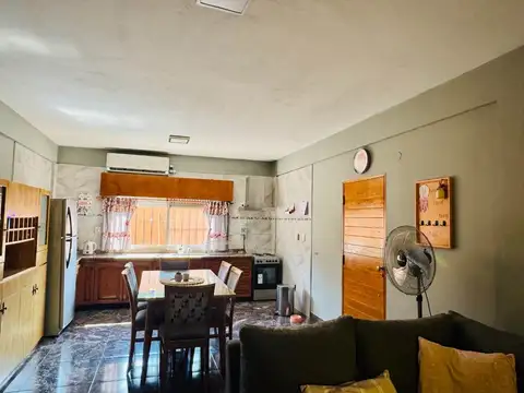 Casa 3 ambientes con 1 baño