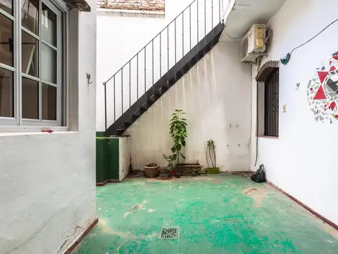 EN VENTA CASA DE PASILLO DE DOS DORMITORIOS MAS COMODIN EN BARRIO MARTIN