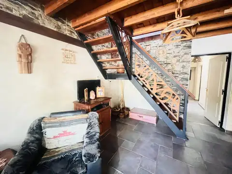 Casa en Venta con 2 cocheras