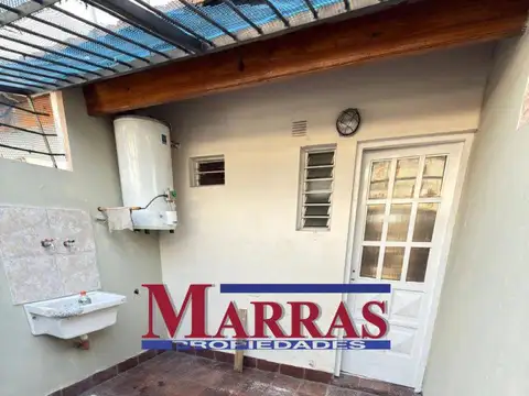 Casa en Alquiler con 1 cochera