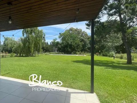 Casa en Alquiler Temporal con 1 cochera