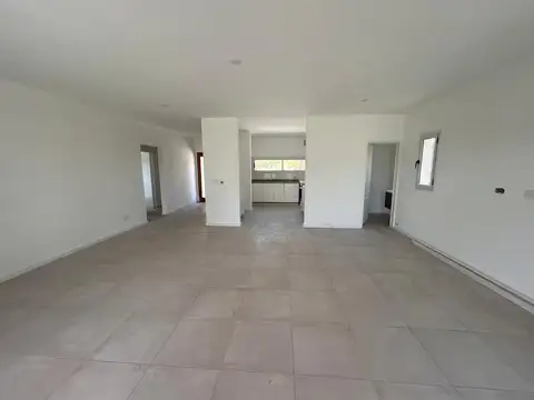 Casa 4 ambientes con 1 baño