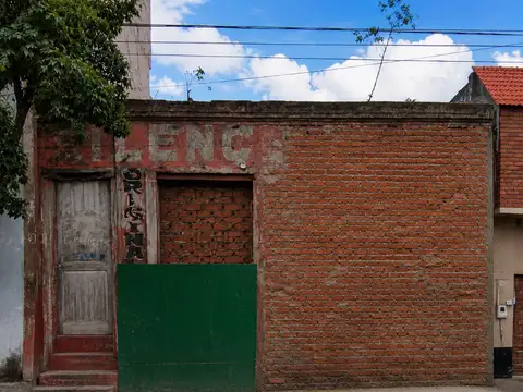 VENTA CASA FLORES 1921 M2 VENDIBLES USAA