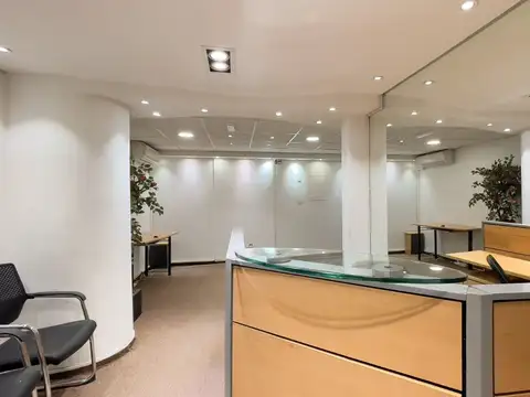Venta Oficina con renta en Torre Libertad sobre 18 de julio, Centro