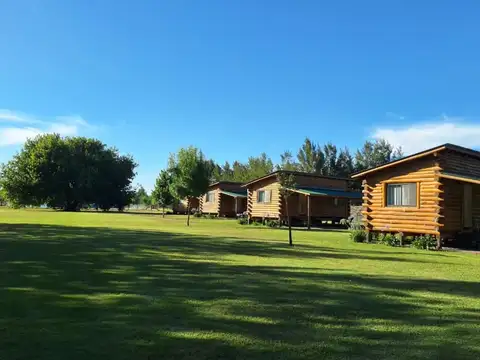 COMPLEJO TURÍSTICO EN URIBELARREA - 5 CABAÑAS - PISCINA 25M