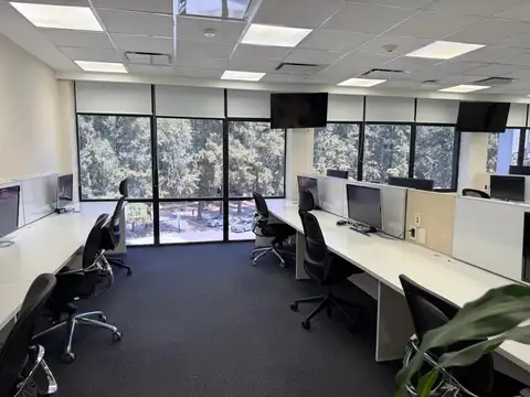 Oficina 4 ambientes con 2 baños