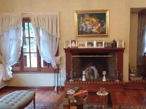 Casa 7 ambientes con 5 baños