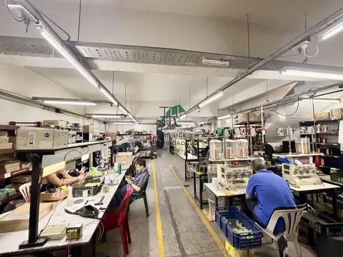 Galpon en Venta en Munro, USD 430.000