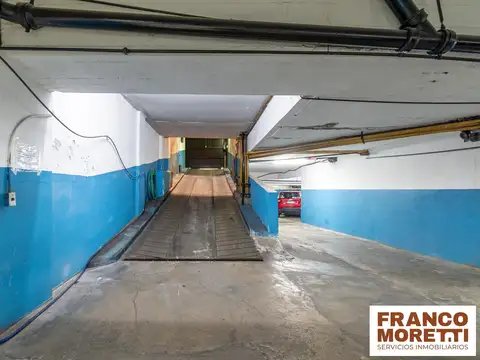 Excelente 3 amb. con dependencia reciclado a nuevo y con cochera: Seguridad, Espacio y Comodidad