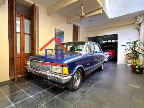 Casa 11 ambientes con 5 baños