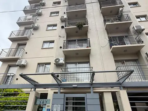 Depto 2 amb  con balconcillo y cochera cubierta