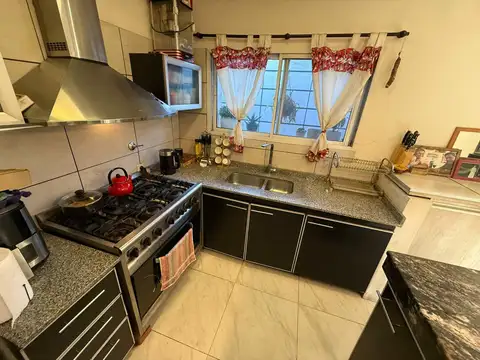 VENTA CASA 4 AMB - TRUJUI, MORENO