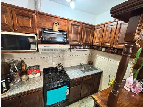Casa 4 Ambientes, quincho, pileta y Deposito 110M2