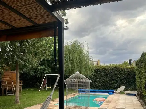 Casa 7 ambientes con 4 baños