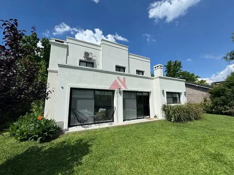 Casa 6 ambientes con 3 baños