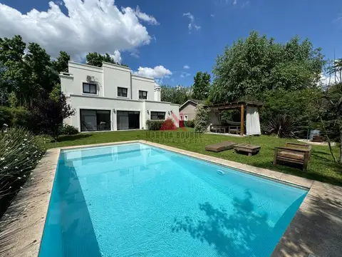 Casa  en Venta en La Delfina, Pilar, G.B.A. Zona Norte