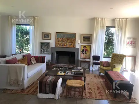 Casa 5 ambientes con 2 baños