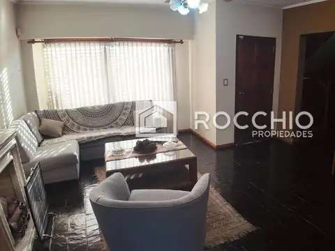 Casa 5 ambientes con 3 baños