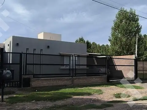 alquiler casa 2 dormitorios con pileta. San Patricio del Chañar. Prov de Neuquen