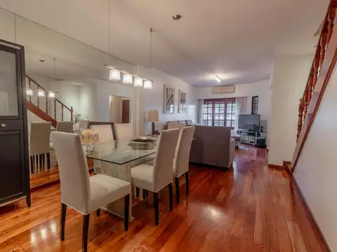 Depto Tipo Casa en Venta con 3 cocheras