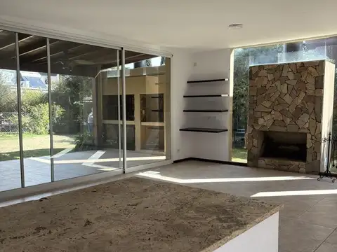 Casa en Alquiler en Santa María de los Olivos, USD 1.900
