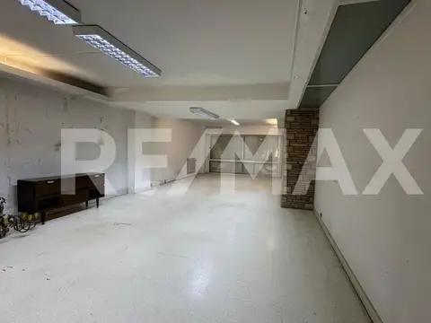 Casa 12 ambientes con 4 baños