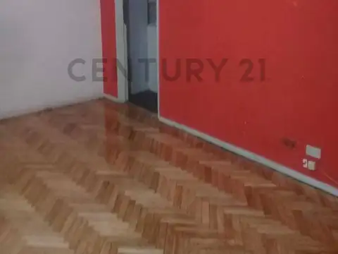 Av. Directorio 200, Piso 0