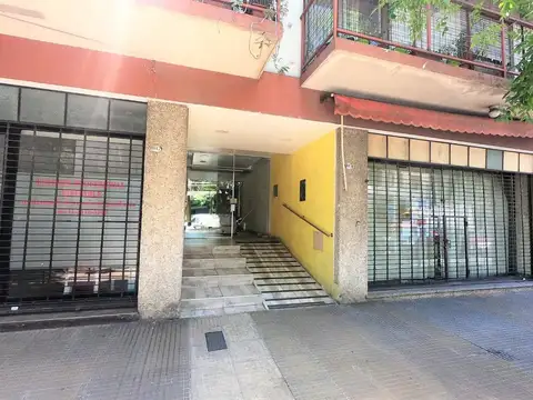 3 amb, 50m2  con Espacio Guardac, al FRENTE, con Cocina, Living, Baño, Dormitorios y Balcón corrido.