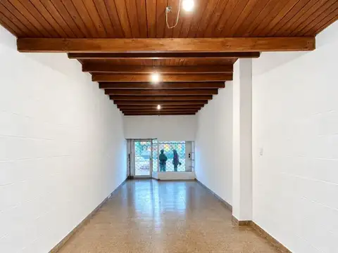 LOCAL COMERCIAL SOBRE H YRIGOYEN TALAR