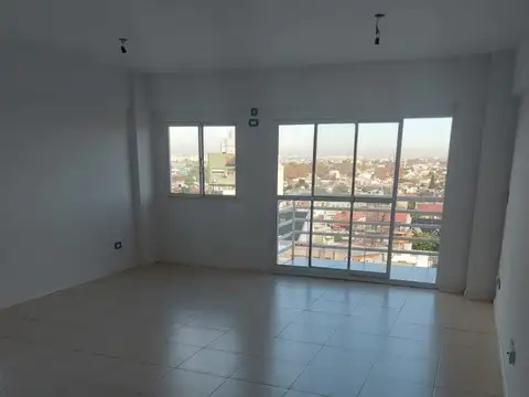 MONOAMBIENTE al frente 34 M2  CON BALCON - Oportunidad - - LUMINOSO  - buen estado general 7 AÑOS ANTIG
