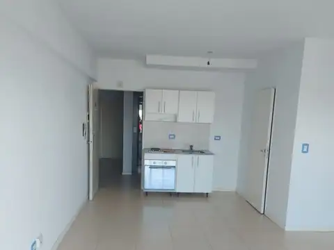 MONOAMBIENTE al frente 34 M2  CON BALCON - Oportunidad - - LUMINOSO  - buen estado general 7 AÑOS ANTIG