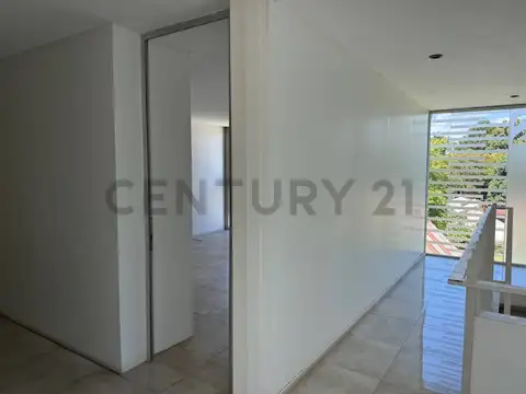 Oficina en Cno Belgrano y 478 bis