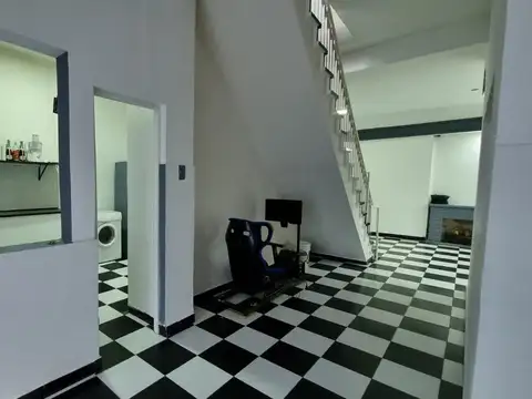 Depto Tipo Casa 4 ambientes con 2 baños