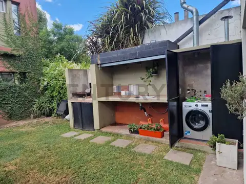 Casa en Alquiler en City Bell, USD 980