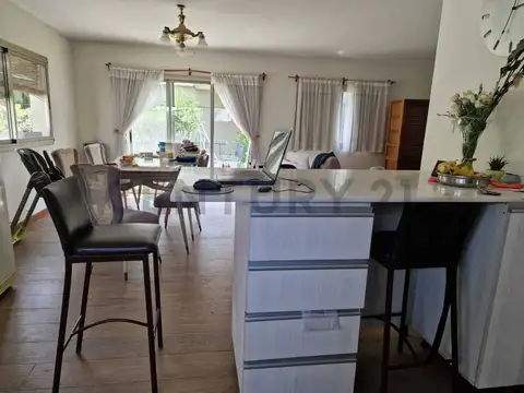 Casa en Alquiler en City Bell, USD 980