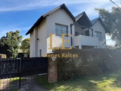 CASA A LA VENTA EN BENAVIDEZ