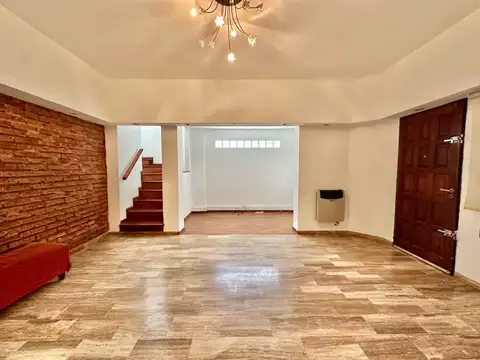 Depto Tipo Casa 5 ambientes con 2 baños