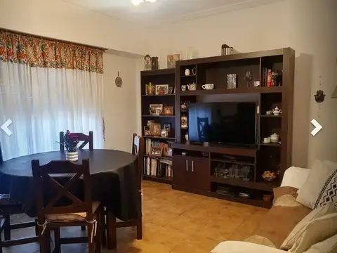 EL PALOMAR-CASA CON COCHERA y DEPTO. 2 PLANTAS-IDEAL 2 FAMILIAS  