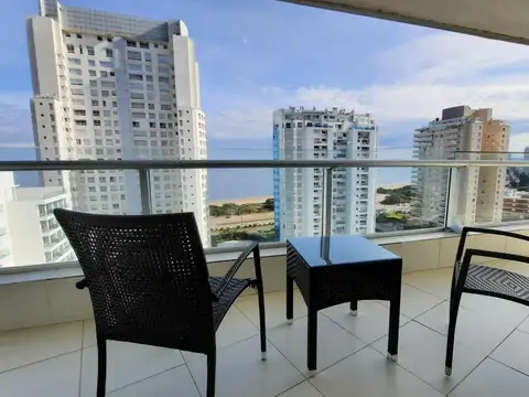 Miami y Biarritz, Torre de categoría, Playa Mansa