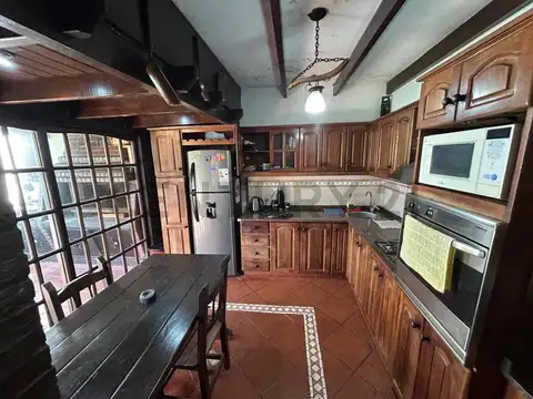 Casa 5 ambientes con 1 baño