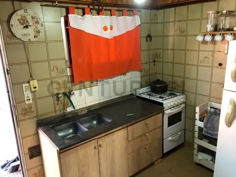 Asamblea 1700, Piso 0