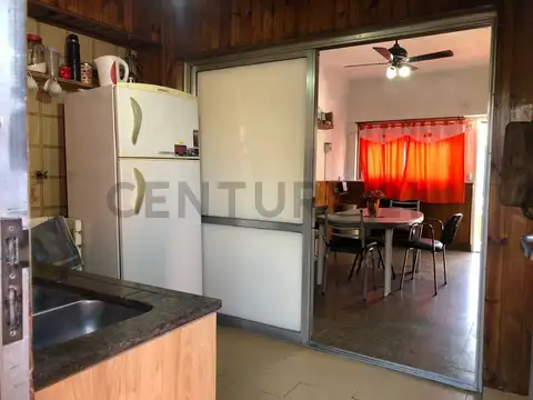 VENTA CASA 3 AMBIENTES EN BURZACO