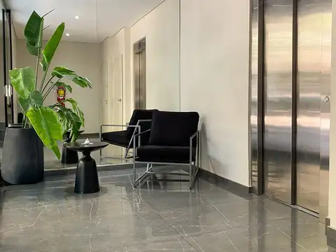 Blanco Encalada 5200, Piso 1