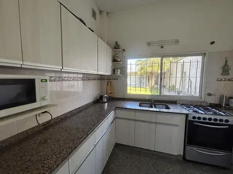 Depto Tipo Casa 4 ambientes con 2 baños