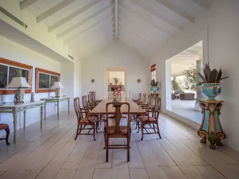 Chacra en venta de 5 has. con casa de 1000 mt2 100